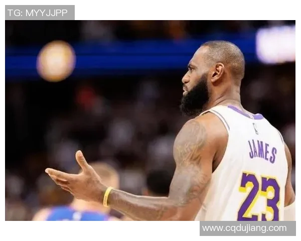 雷迪克：兼顾防守原则与灵活应变 展现全方位战术优势